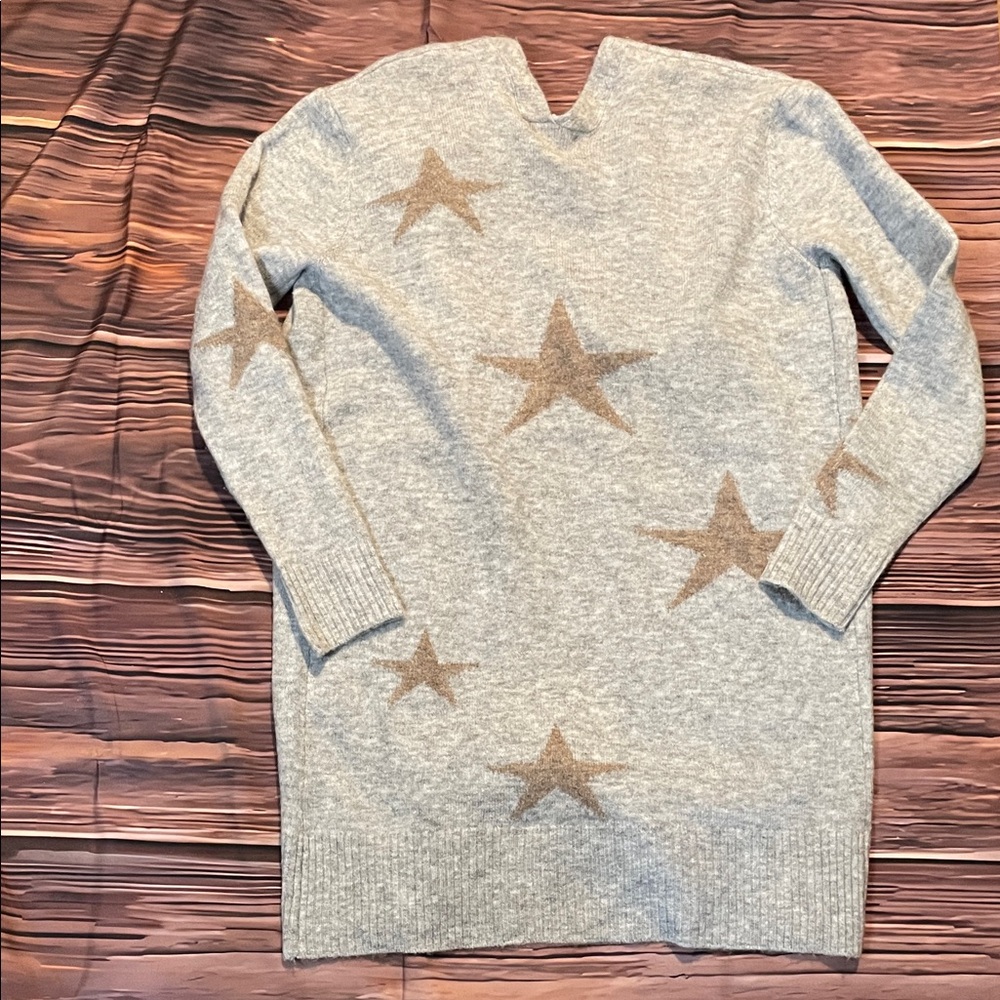 Sweet Romeo Gray Star Cardigan - Picture 2 of 3